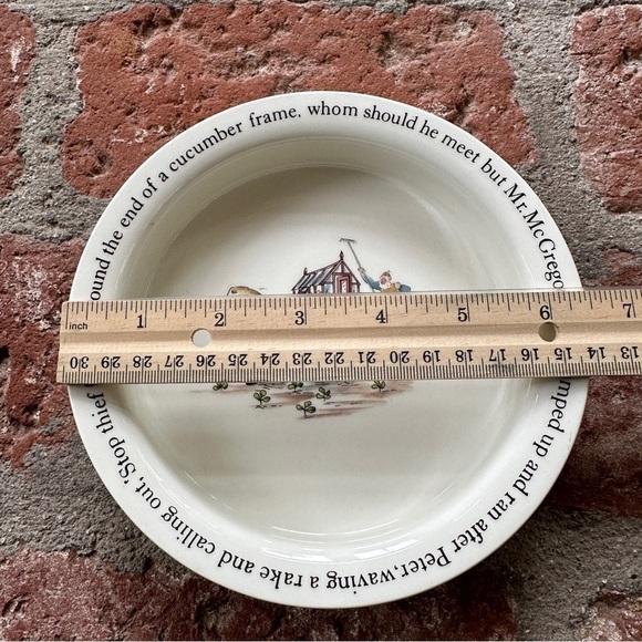 WEDGWOOD of ETRURIA & BARLASTON PETER RABBIT BOWL, Made In England, collectible - Picture 5 of 11